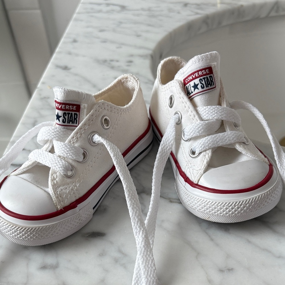 BRAND NEW Converse BABY All Star White Red Sneakers